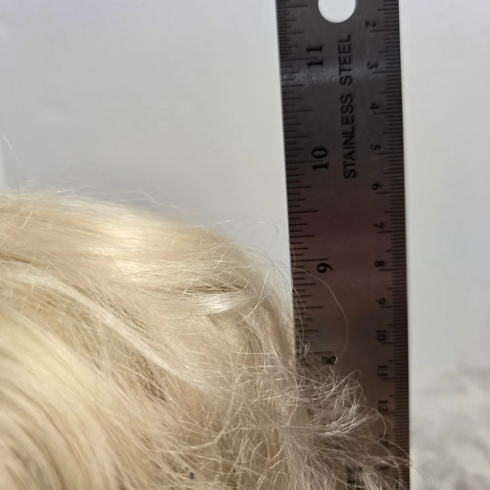 Vintage 2002 MGA Bratz Cloe Styling Head Blonde Hair Blue Eyes Star Base 9.5